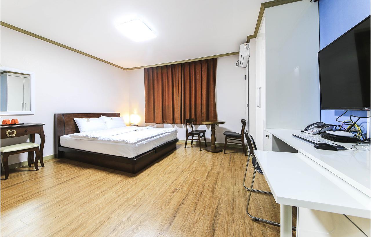 Crystal Residence Hotel Daejeon Bagian luar foto